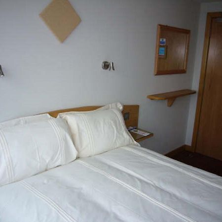 Rosemount Hotel Heathrow Hounslow Exteriör bild