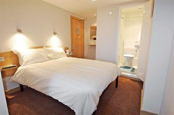 Rosemount Hotel Heathrow Hounslow Exteriör bild